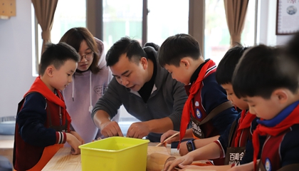 學(xué)習(xí)：以陶藝賦能新時(shí)代勞動(dòng)教育。